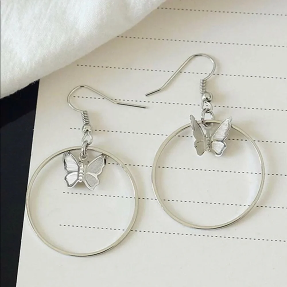 3/$30 🤍 Butterfly Hoop Earrings